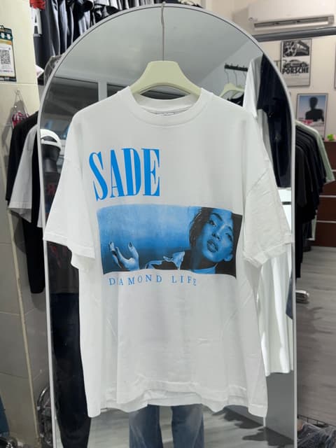 ເສື້ອຍືດລາຍ Sade