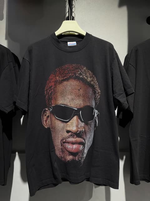 ເສື້ອຍືດລາຍ DENNIS RODMAN 🏀