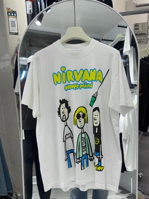 ເສື້ອຍືດລາຍ Nirvana